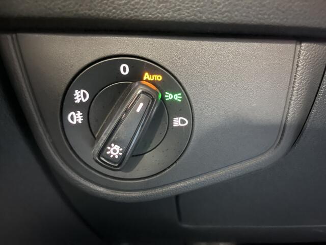 Volkswagen POLO 1.0 TSI Style / AUTOMAAT/ ACC/ APP-CONNECT/ DODEHOEK/ STOELVERWARMING/ PARKEER SENSOREN V+A/ DIGITAL DASH/ NAVI/ DAB/ AIRCO/ LED/ 16'' LMV