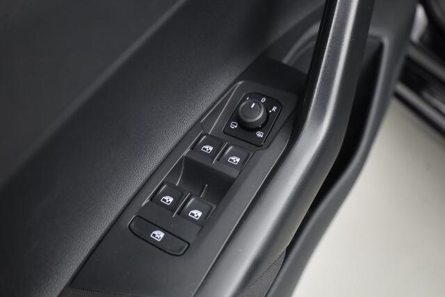Volkswagen POLO 1.0 TSI Life DSG | Digi Dashboard | Apple CarPlay & Android Auto | Cruise Ctrl. | Airco | LED