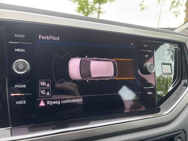 Volkswagen POLO 1.0 TSI Highline Business | Apple Carplay | Stoelverwarming | Parkeersensoren | Cruise