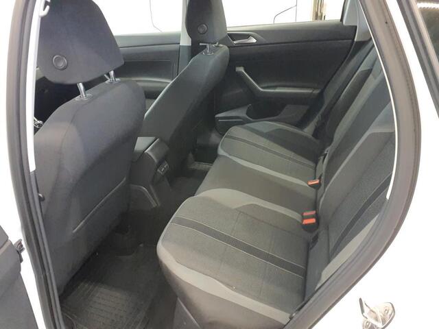 Volkswagen POLO 1.0 TSI Highline 95PK | Adaptive Cruise | Dodehoek | Stoelverwarming | Parkeersensoren | Navigatie | Climate Control |
