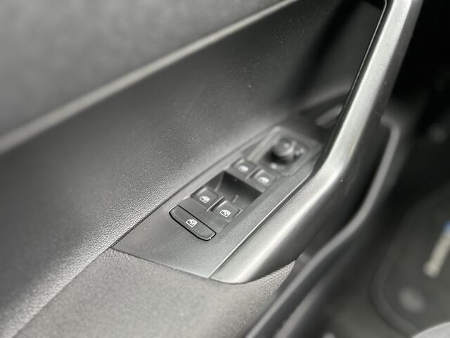 Volkswagen POLO 1.0 TSI Comfortline | Panoramadak | Dealer onderhouden | Carplay | Keyless | 18inch |