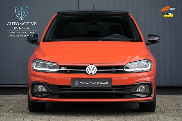 Volkswagen POLO 1.0 TSI 116 pk R-LINE HIGHLINE AUTOMAAT / NIEUWE DISTRIBUTIE / 2 x R-LINE / TREKHAAK / PANORAMADAK / 18 INCH LMV / NL-AUTO / NAP / ISOFIX / ADAPTIEVE CRUISE CONTROL
