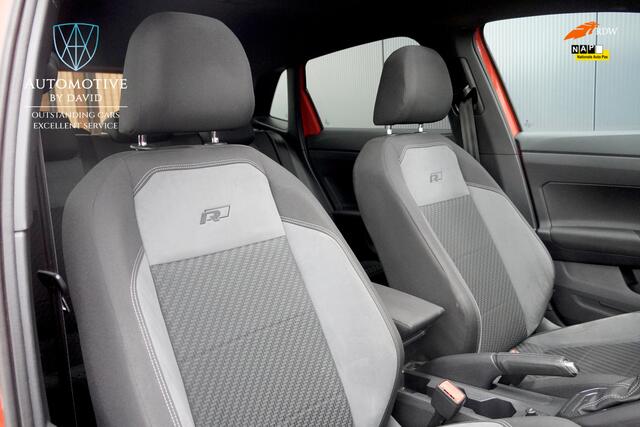 Volkswagen POLO 1.0 TSI 116 pk R-LINE HIGHLINE AUTOMAAT / NIEUWE DISTRIBUTIE / 2 x R-LINE / TREKHAAK / PANORAMADAK / 18 INCH LMV / NL-AUTO / NAP / ISOFIX / ADAPTIEVE CRUISE CONTROL