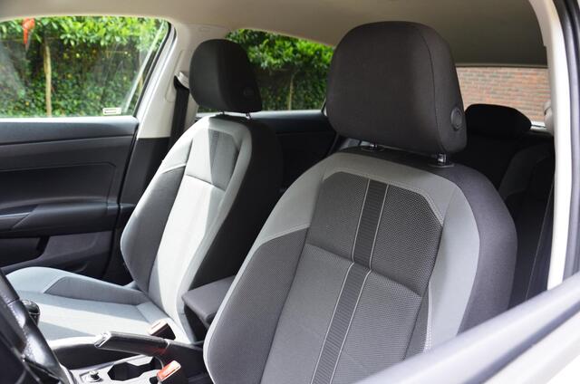 Volkswagen POLO 1.0 TSI Highline Business R Line Navi/Ecc/Pdc/Cruise control adaptief/R-Line Exterieur/Volledig digitaal instrumentenpaneel/Privacy-Glass/18-Inch Lmv