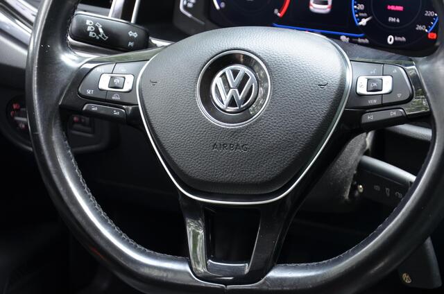 Volkswagen POLO 1.0 TSI Highline Business R Line Navi/Ecc/Pdc/Cruise control adaptief/R-Line Exterieur/Volledig digitaal instrumentenpaneel/Privacy-Glass/18-Inch Lmv