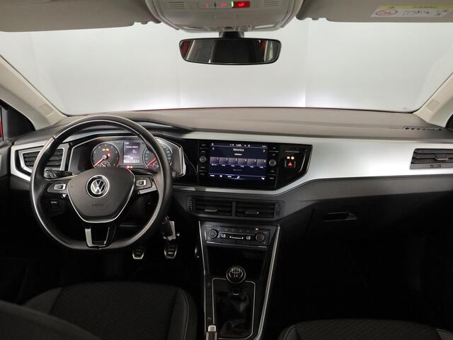Volkswagen POLO 1.0 TSI Comfortline 95 PK | Panorama dak | Navigatie via app | Parkeersensoren voor en achter | Lm velgen |