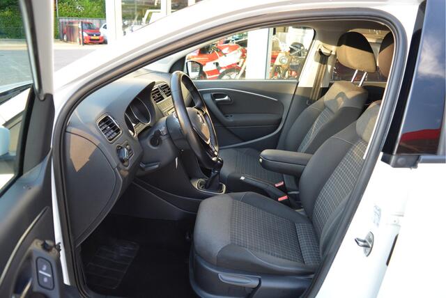 Volkswagen POLO 1.2 90PK TSI Comfortline Executive | Cruise | CarPlay | Orig. NL | NAP |