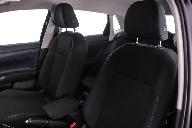 Volkswagen POLO Comfortline 1.0 MPI 80pk Cruise control, Navigatie, Airco, DAB, Radio, App connect, Bluetooth