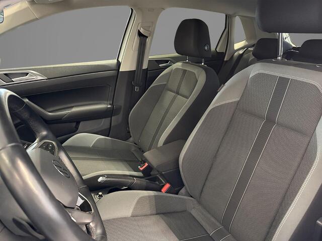 Volkswagen POLO 1.0 TSI 110pk DSG Style · Camera · Apple/Android Car Play · Dodehoeksensor · Parkeer Assistent · Stoelverwarming · Active Info Display ·