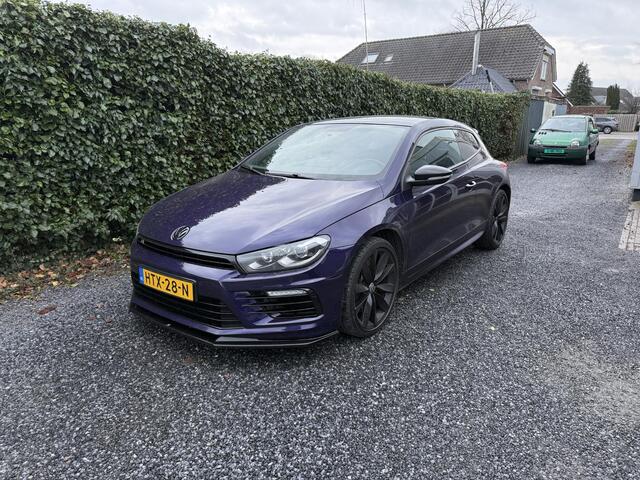 Volkswagen SCIROCCO 2.0 R | Xenon | Navi | Dynaudio | Apple Carplay | Keyless | Autom. Airco | Cruise Control | Milltek | 19" LMV | Privacy Glass | PDC | APK tot 27-06-2026!