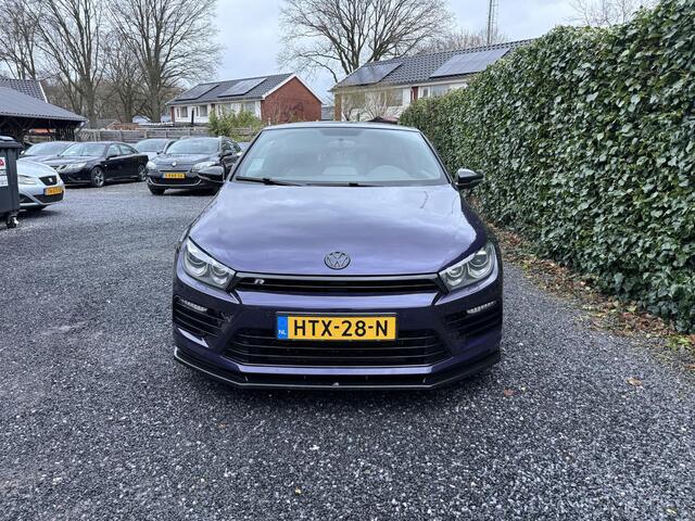 Volkswagen SCIROCCO 2.0 R | Xenon | Navi | Dynaudio | Apple Carplay | Keyless | Autom. Airco | Cruise Control | Milltek | 19" LMV | Privacy Glass | PDC | APK tot 27-06-2026!