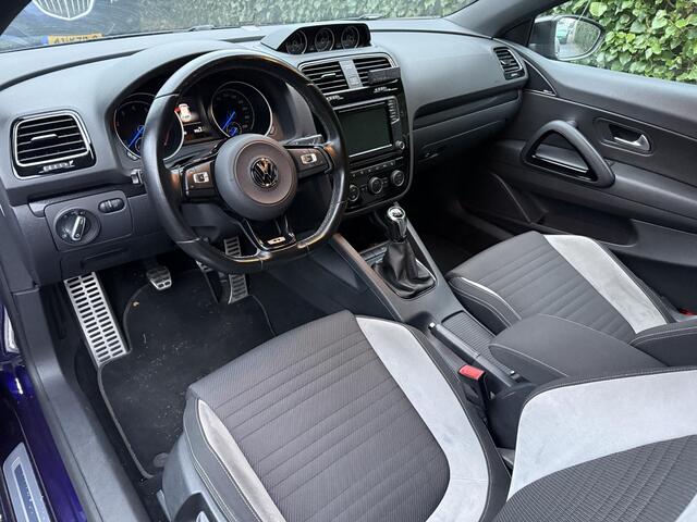 Volkswagen SCIROCCO 2.0 R | Xenon | Navi | Dynaudio | Apple Carplay | Keyless | Autom. Airco | Cruise Control | Milltek | 19" LMV | Privacy Glass | PDC | APK tot 27-06-2026!