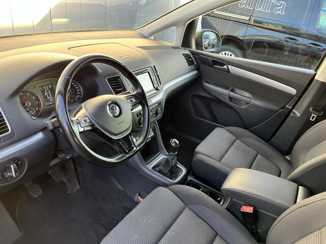 Volkswagen SHARAN 1.4 TSI Exclusive Series 7 Persoons NL Auto Trekhaak Parkeersensoren Navigatie