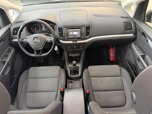 Volkswagen SHARAN 2.0 TDI Comfortline, 150Pk, 2017, 2de eigenaar, 7 Persoons, Panoramadak, Trekhaak, Navigatie, DAB radio, Parkeersensoren, Navigatie, Stoelverwarming, Climate control,