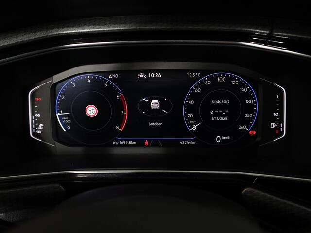 Volkswagen T-Cross 1.0 TSI R-Line 110pk 6bak| digital display| 18'LM-velgen| Climatronic