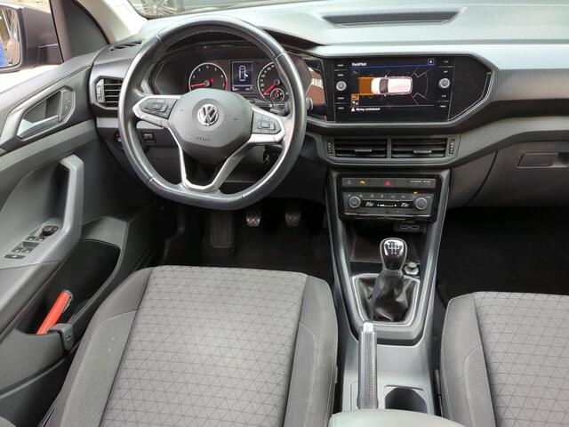 Volkswagen T-Cross 1.0 TSI Life Executive Navigatie / Parkeersensoren / Voorruit verwarmbaar / Airco Clima / Bluetooth