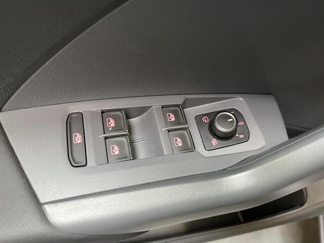 Volkswagen T-Cross 1.0 TSI Style / AUTOMAAT/ TREKHAAK/ ADAPT. CRUISE/ DIGITAL DASH/ DAB/ LED/ NAVI/ APP-CONNECT/ PARK. SENSOREN + CAMERA/ CLIMA/ STOEL VERWARM./ 18" LMV