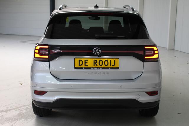Volkswagen T-Cross 1.0 TSI R-Line DSG Navigatie | 18" Nevada Velgen | Camera Rear View | Digitale Cockpit Pro