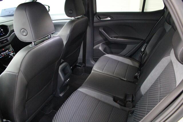 Volkswagen T-Cross 1.0 TSI R-Line DSG Navigatie | 18" Nevada Velgen | Camera Rear View | Digitale Cockpit Pro