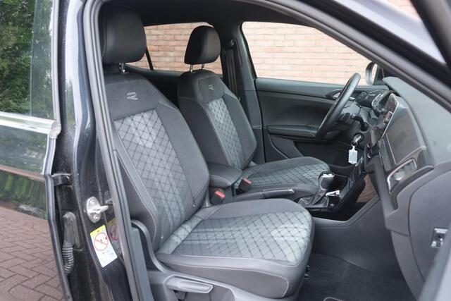 Volkswagen T-Cross 1.0 TSi 115pk DSG R-Line Business | App Connect | Climate | Adaptive Cruise | Matrix LED | Digital Cockpit | Camera
