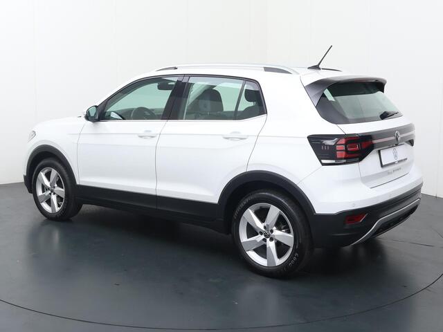 Volkswagen T-Cross 1.0 TSI Style | 110 PK | LED verlichting | Dodehoek detectie | Achteruitrijcamera |