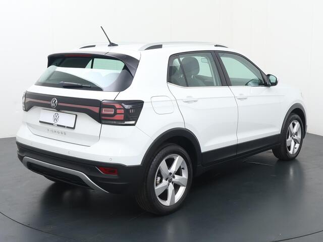Volkswagen T-Cross 1.0 TSI Style | 110 PK | LED verlichting | Dodehoek detectie | Achteruitrijcamera |