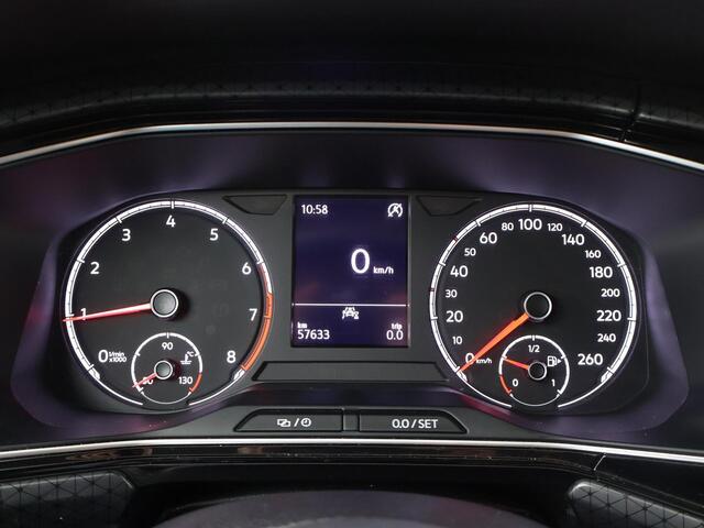Volkswagen T-Cross 1.0 TSI Style | 110 PK | LED verlichting | Dodehoek detectie | Achteruitrijcamera |