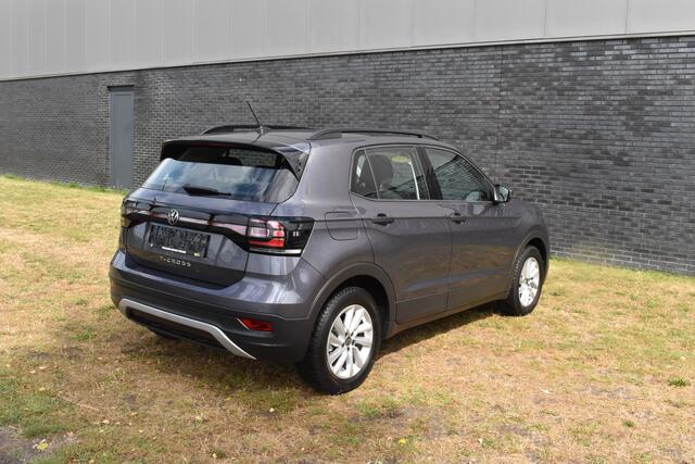 Volkswagen T-Cross 1.0 TSI Life Automaat Stoelverwarming Parkeersensoren.