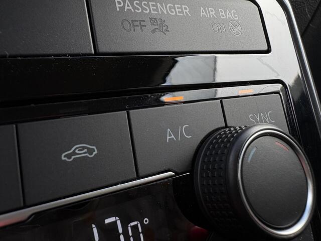 Volkswagen T-Cross 1.0 TSI R-Line / Airco/ Cruise control/ Stoelverwarming/ Navigatie/ Winterbanden/