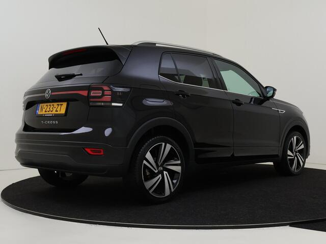 Volkswagen T-Cross 1.0 TSI R-Line | Achteruitrijcamera | Digital cockpit Pro | Navigatie | Adaptieve cruise control | Elektrisch inklapbare buitenspiegels | CarPlay | LED verlichting |