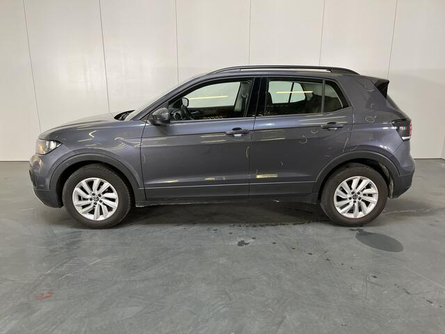 Volkswagen T-Cross 1.0 TSI Life / AUTOMAAT/ 16" LMV/ APP-CONNECT/ PARK. SENSOREN + CAMERA/ CLIMA/ STOEL VERWARM./ DAB/ ADAPT. CRUISE/ BLUETOOTH