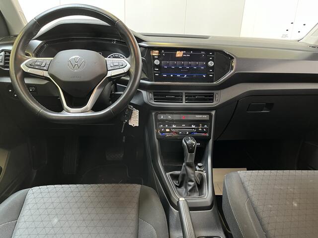 Volkswagen T-Cross 1.0 TSI Life / AUTOMAAT/ 16" LMV/ APP-CONNECT/ PARK. SENSOREN + CAMERA/ CLIMA/ STOEL VERWARM./ DAB/ ADAPT. CRUISE/ BLUETOOTH