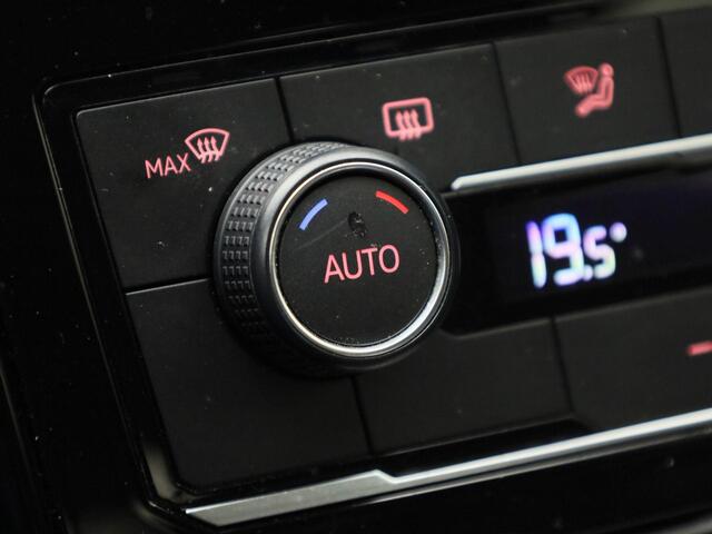 Volkswagen T-Cross 1.0 TSI 115pk DSG Style · Navigatie · Trekhaak · Camera + Parkeersensoren