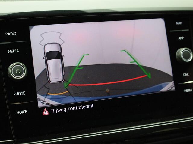Volkswagen T-Cross 1.0 TSI 115pk DSG Style · Navigatie · Trekhaak · Camera + Parkeersensoren