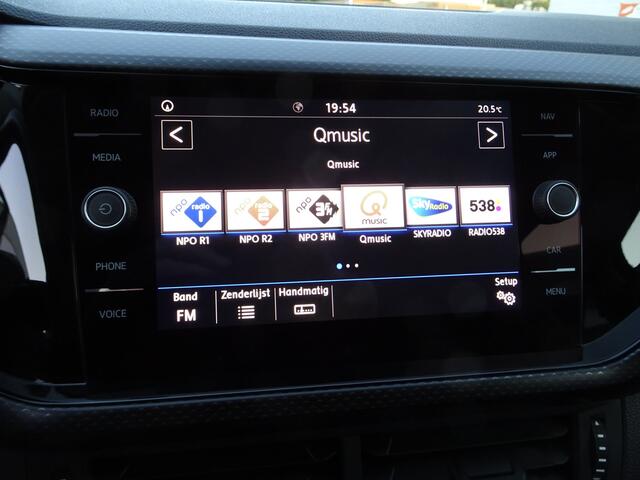 Volkswagen T-Cross 1.0 TSI Life Airco, navigatie, app-connect, parkeersensoren, trekhaak, licht metalen velgen, parkeersensoren, cruise controle, automaat, enz.