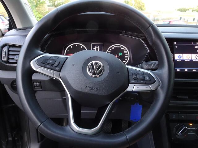 Volkswagen T-Cross 1.0 TSI Life Airco, navigatie, app-connect, parkeersensoren, trekhaak, licht metalen velgen, parkeersensoren, cruise controle, automaat, enz.