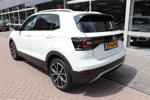 Volkswagen T-Cross 1.0 TSI Style, automaat, navigatie, dodehoek detector.