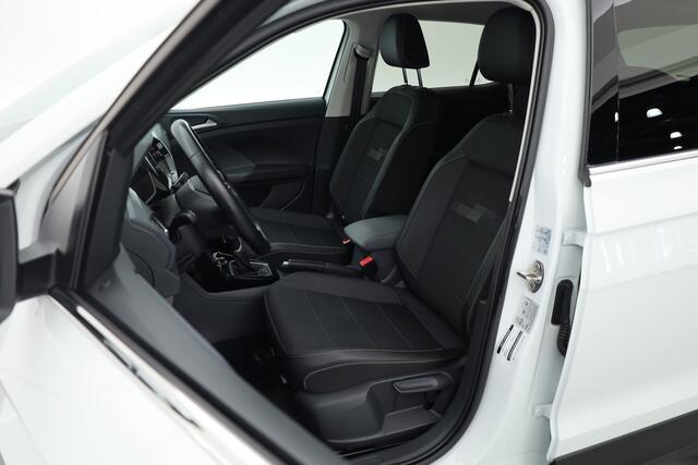 Volkswagen T-Cross 1.0 TSI Style DSG | Camera | Adapt. Cruise | Trekhaak | Beats | LED | Dodehoekdet. | 18'' | Keyless