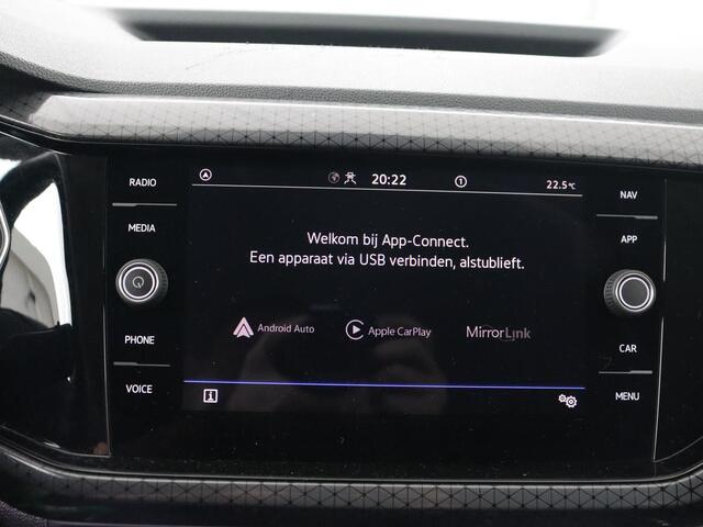 Volkswagen T-Cross 1.0 TSI R Line | Stoelverwarming | Camera | Trekhaak | Virtual Cockpit | Carplay | Adaptive cruise | Climate control | Full LED