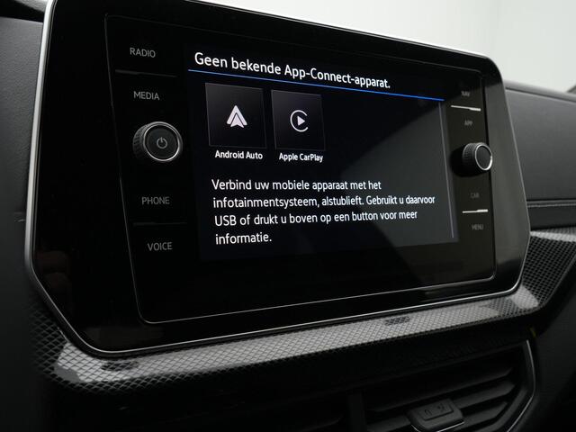 Volkswagen T-Cross 1.5 TSI 150 pk DSG R-Line Edition | IQ Light | Trekhaak | Stoelverwarming | Achteruitrijcamera | Adaptive Cruise | Carplay | 17 inch