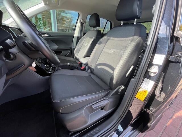 Volkswagen T-Cross 1.0 TSI DSG R-Line / Virtual cockpit / 18'' LMV / Achteruitrij camera / Navigatie / Stoel verwarning