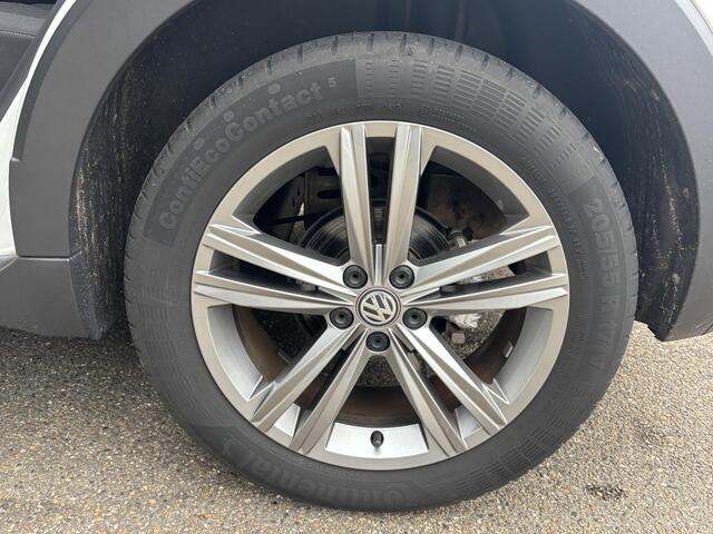 Volkswagen T-Cross 1.0 TSI Style R LINE ! | DODE HOEK DETECTIE | VIRTUAL DASH | STOELVERWARMING | NAVI | CLIMA | RIJKLAARPRIJS INCL. 12MND BOVAG GARANTIE |