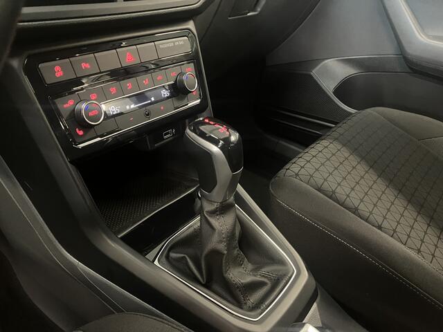 Volkswagen T-Cross 1.0 TSI STYLE/PDC/CAM/CLIMA/DODE HOEK/TREKHAAK/CARPLAY