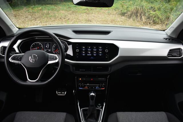 Volkswagen T-Cross TSI 110PK DSG LIFE MOVE NAVI/CARPLAY/PARKEERSENSOREN