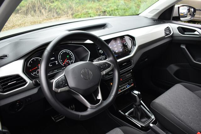 Volkswagen T-Cross TSI 110PK DSG LIFE MOVE NAVI/CARPLAY/PARKEERSENSOREN
