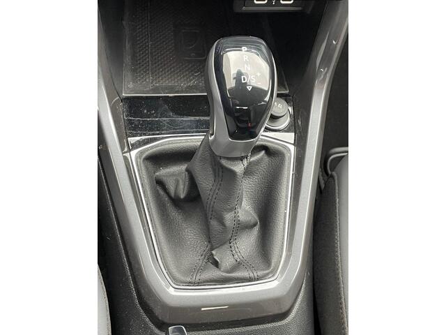 Volkswagen T-Cross 1.0 TSI Style Automaat Navigatie ( via Apple Carplay), Adaptive Cruise Control, Afn.Trekhaak, LED. 17"Lm, Achteruitrijcamera