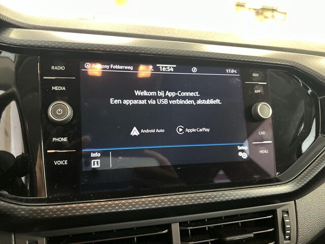 Volkswagen T-Cross 1.0 TSI 110pk DSG Life · Apple/Android Car Play · Navigatie · Camera · Airco · P-Sensoren · 16'' Inch · Garantie t/m 09-10-2027 of 100.000km