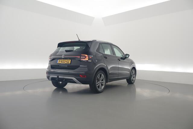 Volkswagen T-Cross 1.0 TSI Style | Adapt. Cruise | CarPlay | Trekhaak | Navi | All Season | Stoelverw.