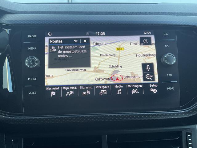 Volkswagen T-Cross 1.0 TSI Life Trekhaak Carplay Adap.Cruise Hoogzitter NL-Auto 68050KM!