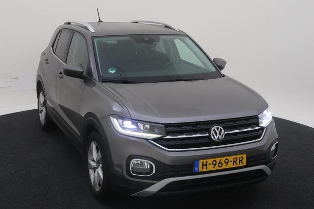 Volkswagen T-Cross 1.0 TSI Style / TREKHAAK/ PARK. SENSOREN/ LED/ CLIMA/ APP CONNECT/ 17" LMV